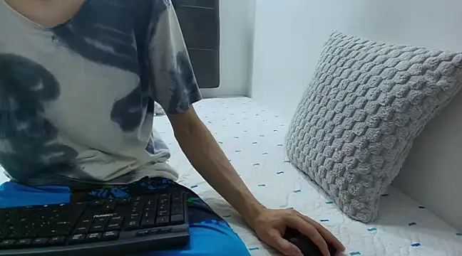 Snapshot of wolfandsky chatting on March 2025 11:38:02 AM wolfandsky online show from March 2025 11:38:02 AM