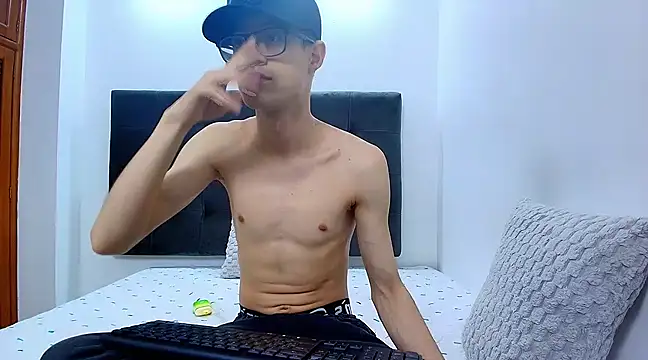 Snapshot of wolfandsky chatting on March 2025 11:08:02 AM wolfandsky online show from March 2025 11:08:02 AM