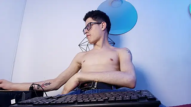 Snapshot of wolfandsky chatting on September 2025 11:33:02 AM wolfandsky online show from September 2025 11:33:02 AM