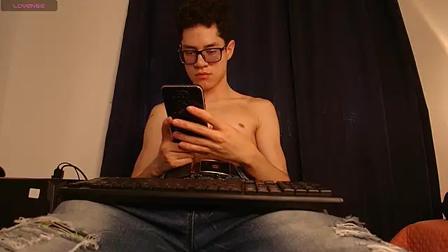 Snapshot of wolfandsky chatting on October 2025 11:41:02 AM wolfandsky online show from October 2025 11:41:02 AM