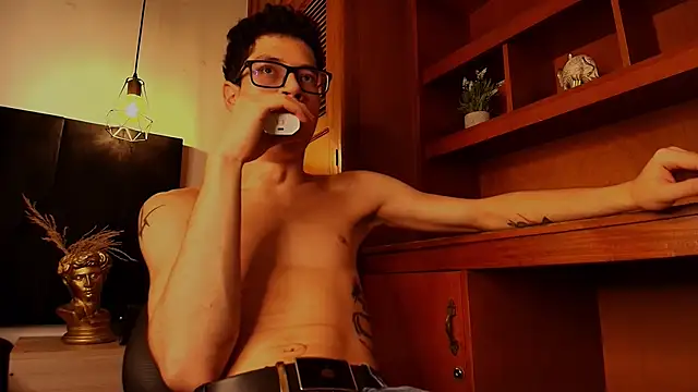 Snapshot of wolfandsky chatting on October 2025 11:41:02 AM wolfandsky online show from October 2025 11:41:02 AM