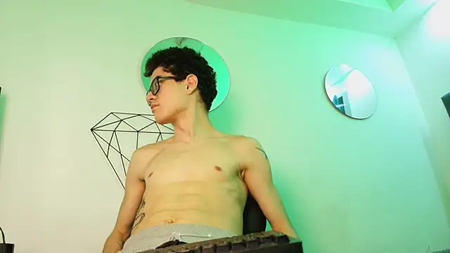 Snapshot of wolfandsky chatting on November 2025 12:05:02 PM wolfandsky online show from November 2025 12:05:02 PM