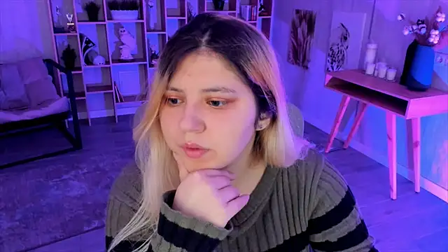 DiaAngell online show from October 2025 08:00:02 PM