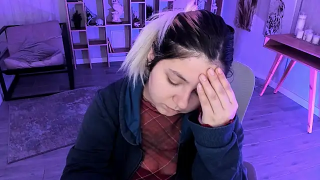 DiaAngell online show from October 2025 08:27:02 PM