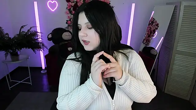 DiaAngell online show from June 2026 07:49:01 PM