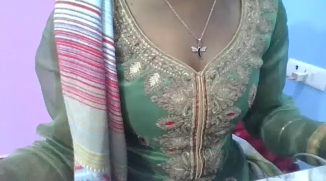 Snapshot of Leoni_G chatting on February 2025 06:21:01 AM Leoni G online show from February 2025 06:21:01 AM