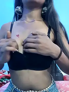 Snapshot of Leoni_G chatting on November 2025 05:20:01 AM Leoni G online show from November 2025 05:20:01 AM