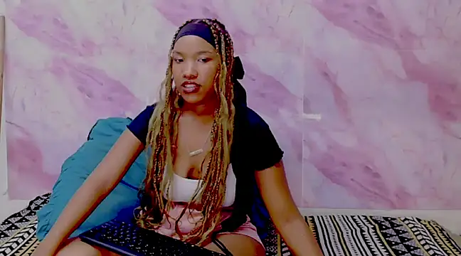 EroticSexyPrada online show from February 2025 07:03:01 PM