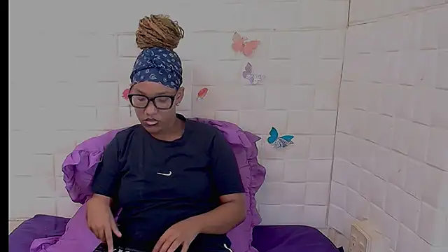 EroticSexyPrada online show from February 2026 06:15:02 PM