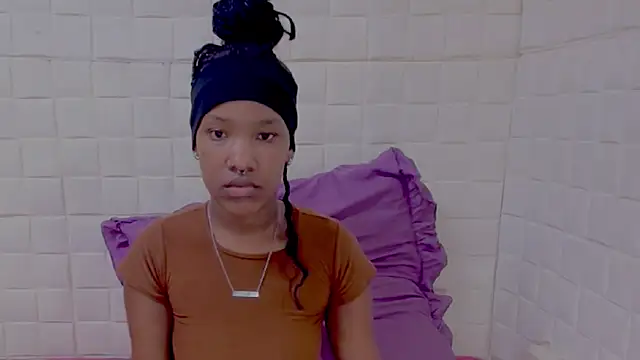 EroticSexyPrada online show from April 2026 02:47:01 AM