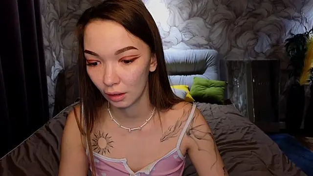 Snapshot of SusannJohnson chatting on October 2025 12:35:01 AM SusannJohnson online show from October 2025 12:35:01 AM