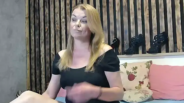 Snapshot of Kisi_Lovi chatting on September 2025 08:58:01 AM Kisi Lovi online show from September 2025 08:58:01 AM