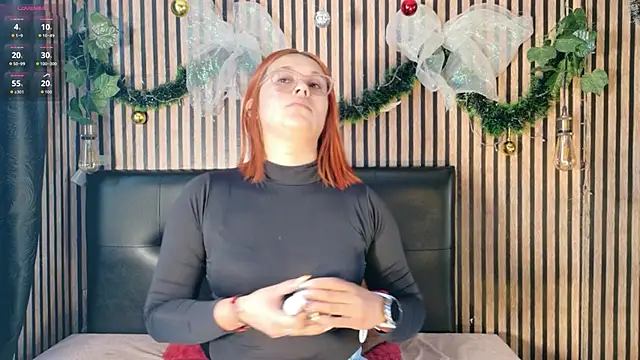 Snapshot of Sophie_new25 chatting on December 2025 01:27:01 PM Sophie new25 online show from December 2025 01:27:01 PM