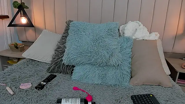 Snapshot of Paulina_Lopezz chatting on March 2025 11:38:02 PM Paulina Lopezz online show from March 2025 11:38:02 PM