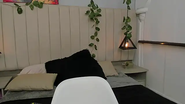 Snapshot of Paulina_Lopezz chatting on November 2025 09:47:01 PM Paulina Lopezz online show from November 2025 09:47:01 PM