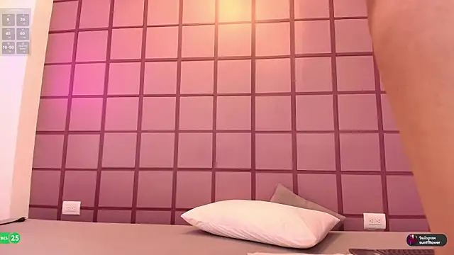 Snapshot of LissMonroe chatting on December 2025 10:43:01 AM LissMonroe online show from December 2025 10:43:01 AM