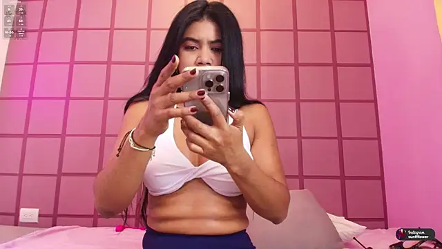 Snapshot of LissMonroe chatting on December 2025 10:34:02 AM LissMonroe online show from December 2025 10:34:02 AM