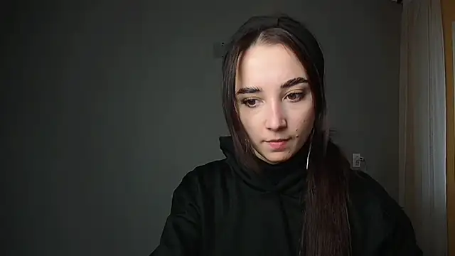 Eva Gloryy online show from February 2025 01:49:02 PM