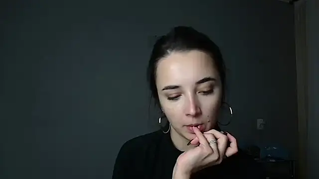 Snapshot of Eva_Gloryy chatting on November 2025 01:23:01 PM Eva Gloryy online show from November 2025 01:23:01 PM