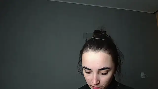 Eva Gloryy online show from March 2026 09:52:02 PM