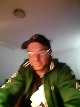 Snapshot of bobbuilder77pl chatting on February 2025 09:20:02 PM bobbuilder77pl online show from February 2025 09:20:02 PM