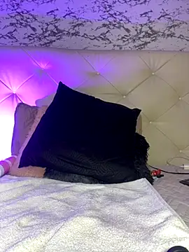 Snapshot of Lili__taylor chatting on November 2025 04:22:02 AM Lili taylor online show from November 2025 04:22:02 AM