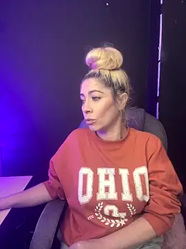 viktoria davis  online show from November 2025 11:47:02 PM