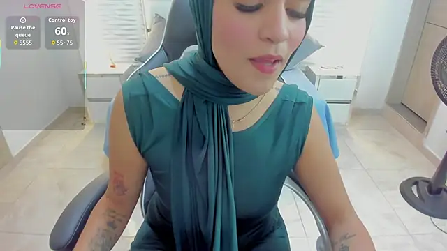 Zulema hamdi online show from November 2025 07:02:02 PM