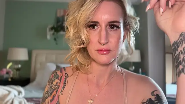 Officiallyonlytams online show from March 2026 05:17:01 PM