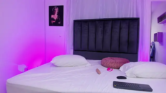 Michelle Jaramillo online show from February 2025 12:49:01 PM