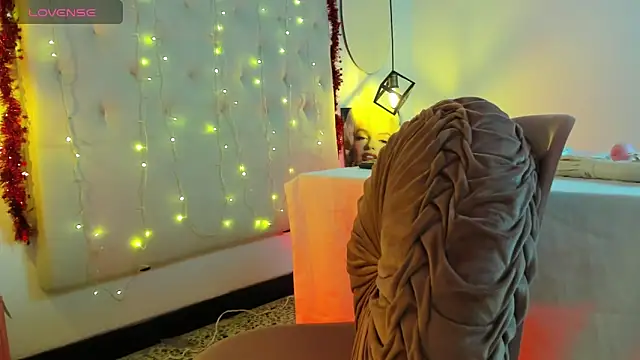 Michelle Jaramillo online show from February 2025 10:54:01 PM