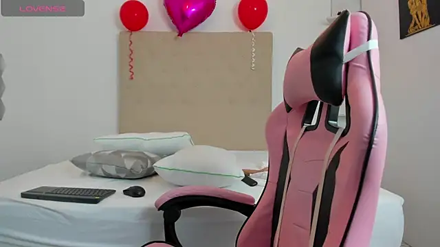 Michelle Jaramillo online show from February 2025 07:33:02 PM