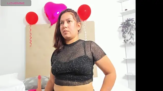 Michelle Jaramillo online show from February 2025 08:14:02 PM