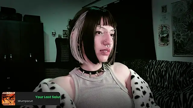 Snapshot of roxy_toxic chatting on May 2026 11:23:04 PM roxy toxic online show from May 2026 11:23:04 PM