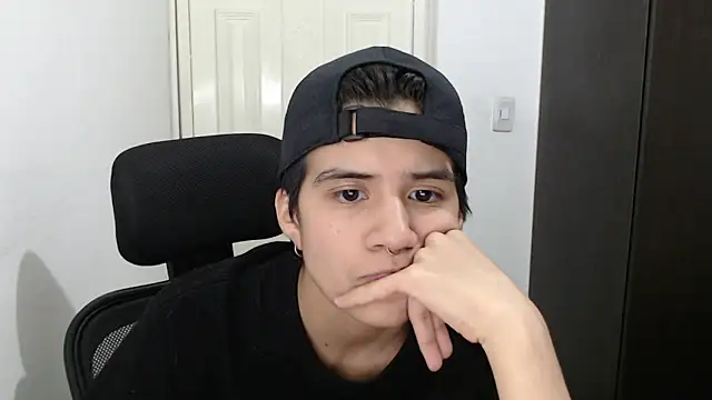 Snapshot of Dha_lia0 chatting on January 2025 02:32:01 AM Dha lia0 online show from January 2025 02:32:01 AM