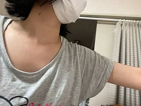 Snapshot of riri_riri_jp chatting on October 2025 11:40:01 AM riri riri jp online show from October 2025 11:40:01 AM