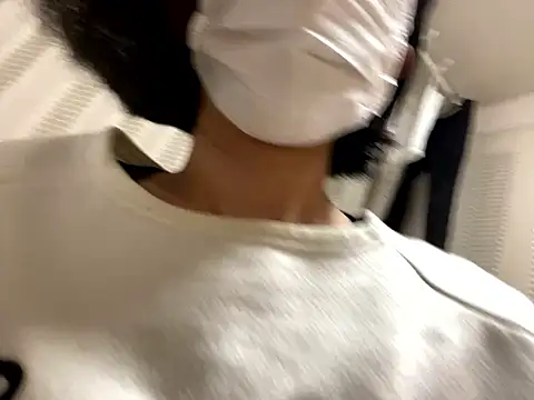 Snapshot of riri_riri_jp chatting on October 2025 09:32:02 AM riri riri jp online show from October 2025 09:32:02 AM