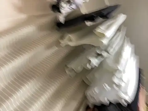 Snapshot of riri_riri_jp chatting on October 2025 03:29:02 PM riri riri jp online show from October 2025 03:29:02 PM