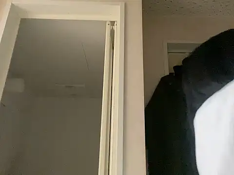 Snapshot of riri_riri_jp chatting on November 2025 10:26:01 AM riri riri jp online show from November 2025 10:26:01 AM