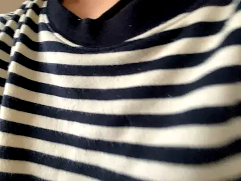 Snapshot of riri_riri_jp chatting on November 2025 02:50:01 AM riri riri jp online show from November 2025 02:50:01 AM