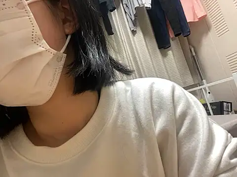 Snapshot of riri_riri_jp chatting on November 2025 10:49:02 AM riri riri jp online show from November 2025 10:49:02 AM