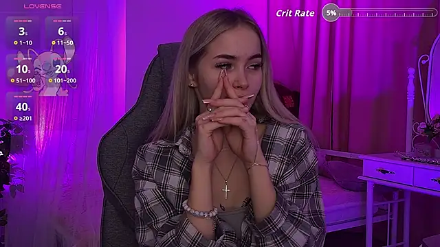 Snapshot of DakotaaJohnnson chatting on October 2025 12:50:01 PM DakotaaJohnnson online show from October 2025 12:50:01 PM