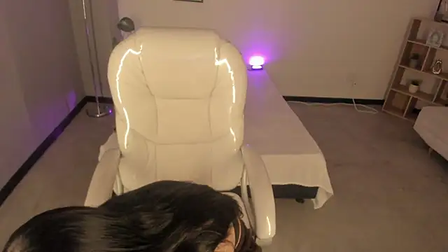 Nicole Foxx  online show from September 2025 08:09:02 PM