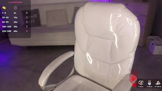 Nicole Foxx  online show from January 2026 07:38:01 PM