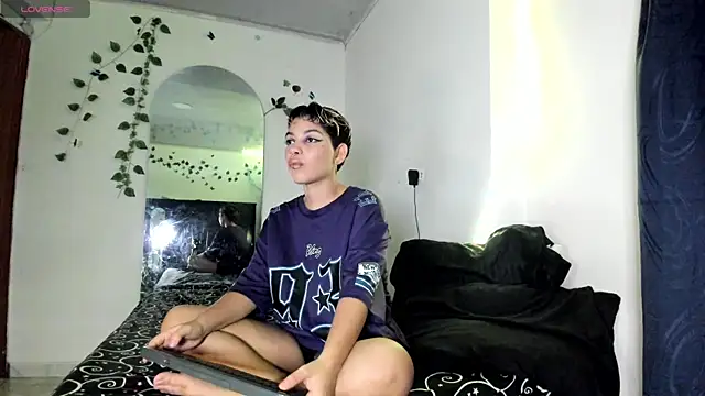 Snapshot of Odeth_ chatting on November 2025 03:50:02 AM Odeth online show from November 2025 03:50:02 AM