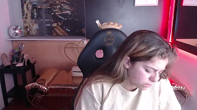 Snapshot of Kitten_Cam chatting on October 2025 08:52:01 PM Kitten Cam online show from October 2025 08:52:01 PM