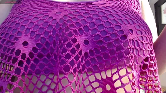 Snapshot of Kitten_Cam chatting on October 2025 04:16:02 AM Kitten Cam online show from October 2025 04:16:02 AM