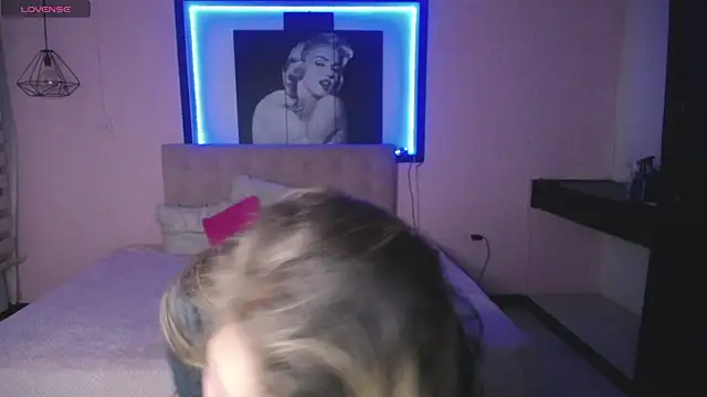 Snapshot of Kitten_Cam chatting on November 2025 03:16:02 AM Kitten Cam online show from November 2025 03:16:02 AM