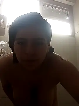 Snapshot of Kitten_Cam chatting on November 2025 03:56:02 PM Kitten Cam online show from November 2025 03:56:02 PM