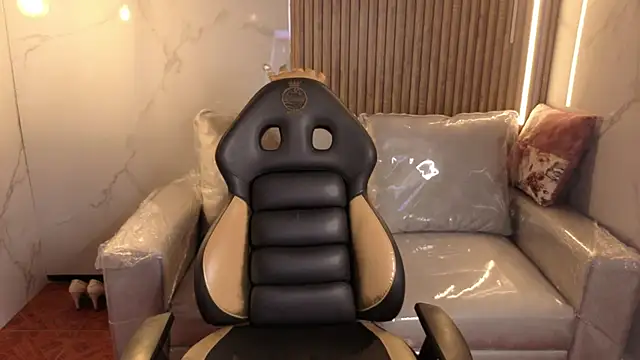 Kitten Cam online show from January 2026 03:53:02 AM